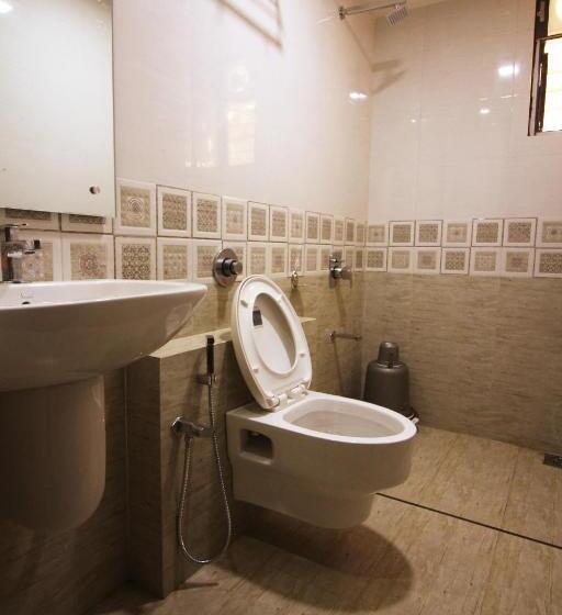 חדר דלוקס, Vraj Inn