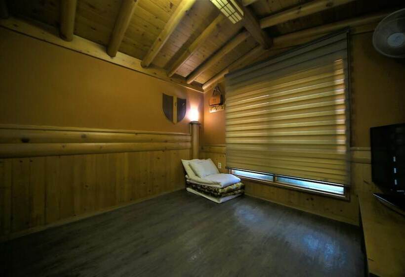 标准间, Pine Motel