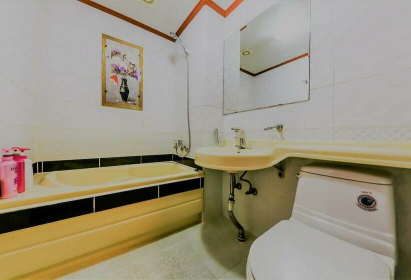 标准间, Pine Motel