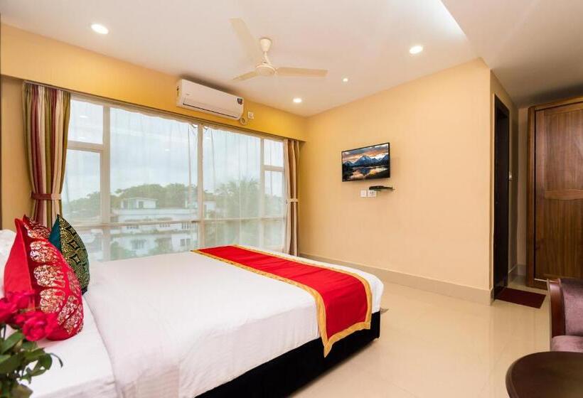 Deluxe Rum, Central Park, Siliguri