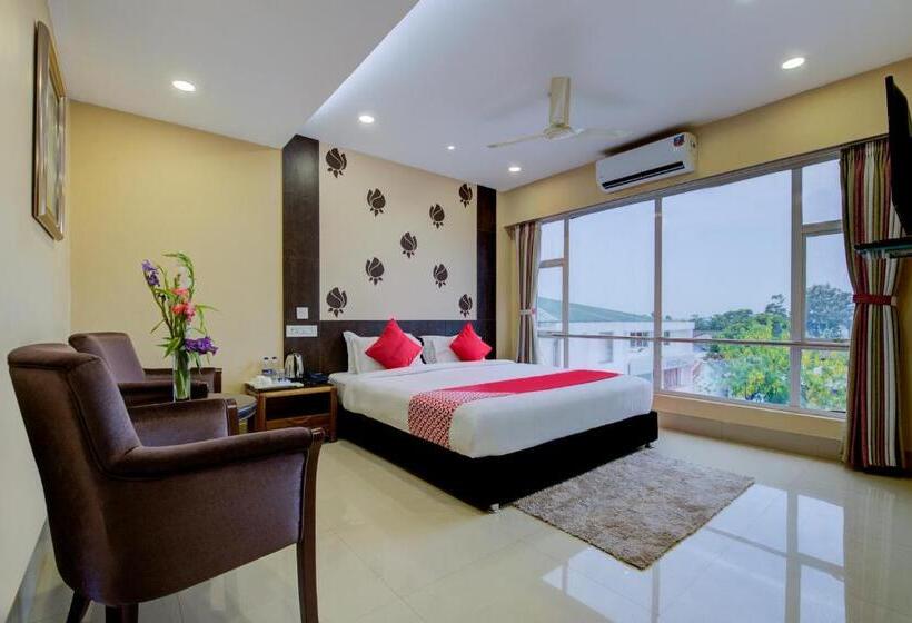 Deluxe Rum, Central Park, Siliguri