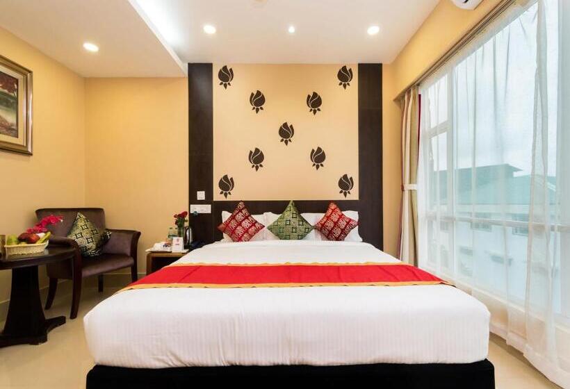 Deluxe Rum, Central Park, Siliguri