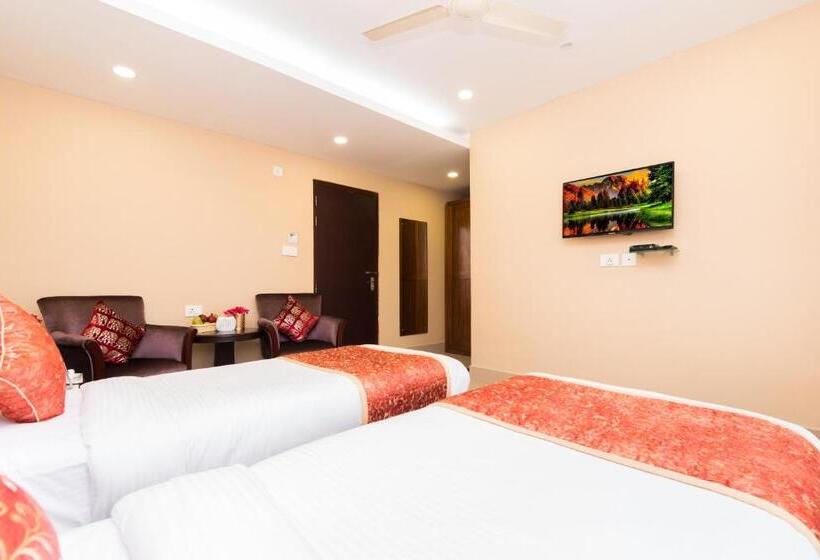 Deluxe Rum, Central Park, Siliguri