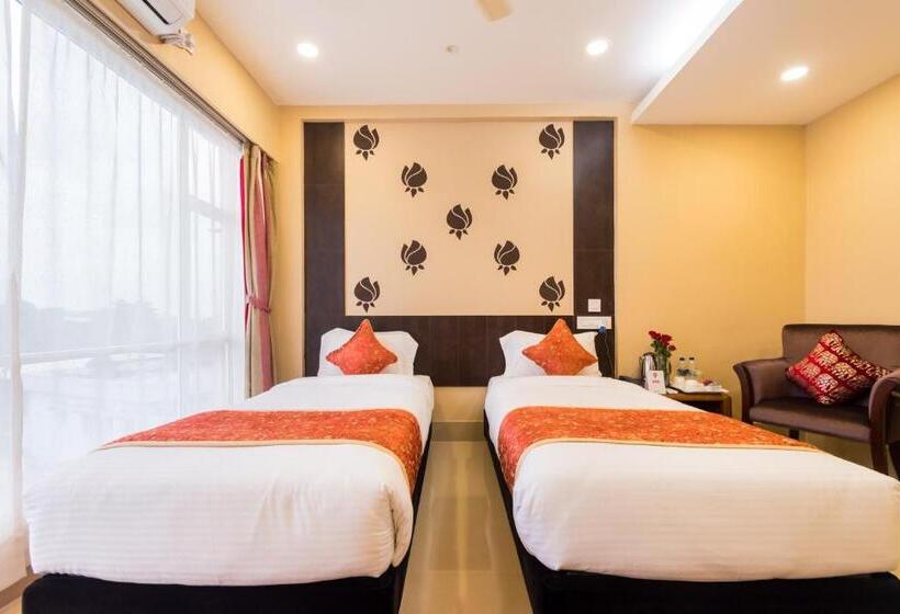 Deluxe Rum, Central Park, Siliguri