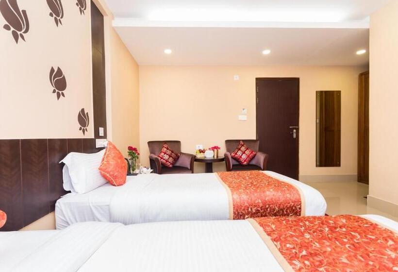 Deluxe Rum, Central Park, Siliguri