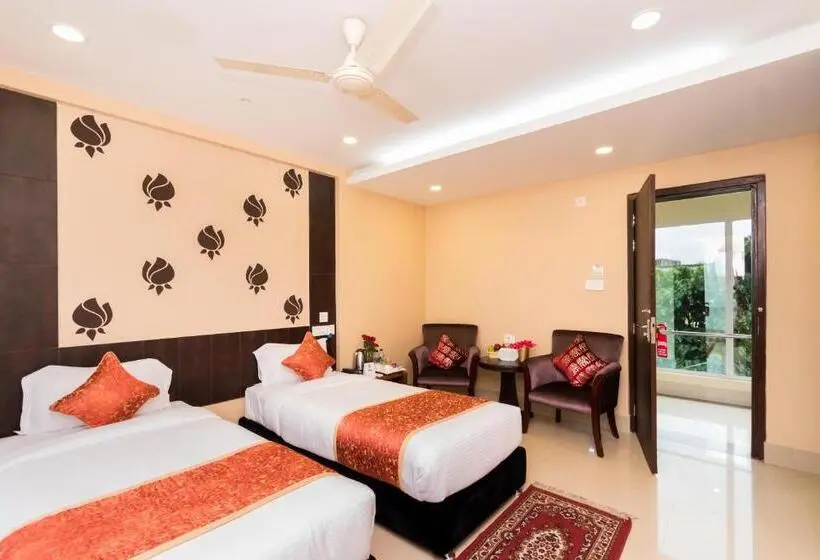 اتاق لوکس, Central Park, Siliguri