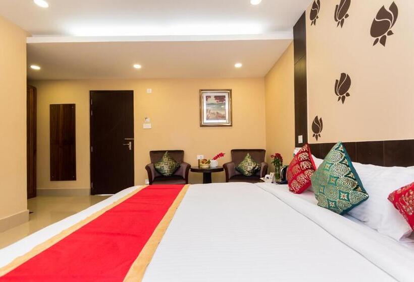 Deluxe Rum, Central Park, Siliguri