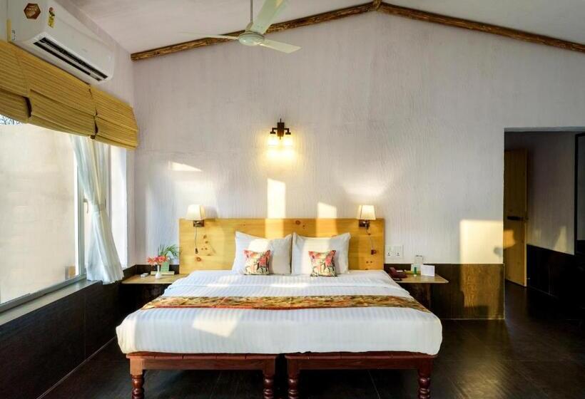 Deluxe room with river view, The Riverwood Forest Retreat Pench