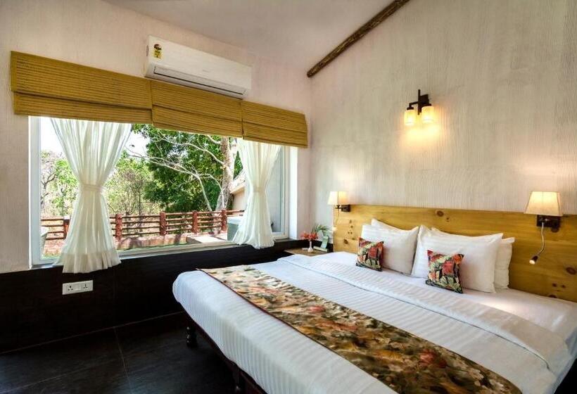 Deluxe room with river view, The Riverwood Forest Retreat Pench