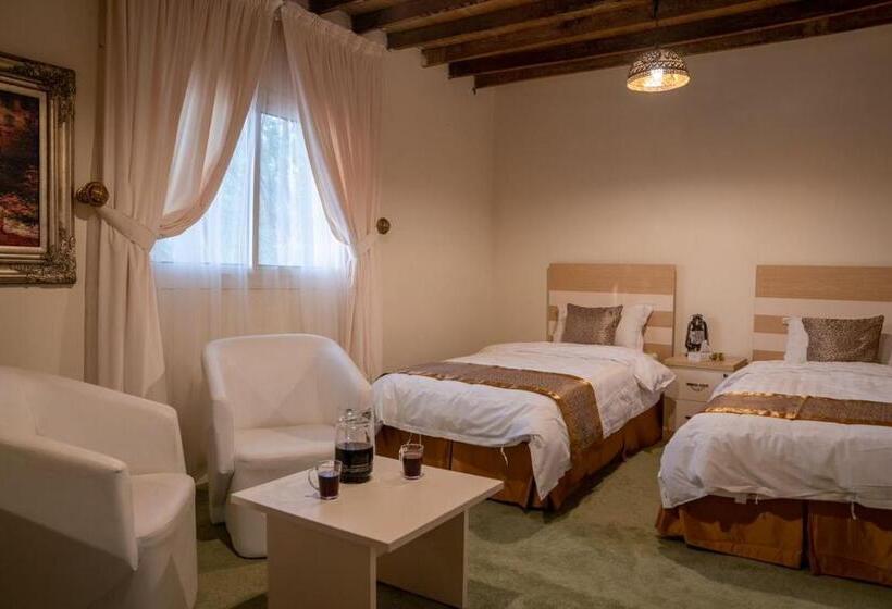 غرفة قياسية مزوَّدة بشُرفة, Al Rehbah Farm Resort   منتجع مزرعة الرحبة