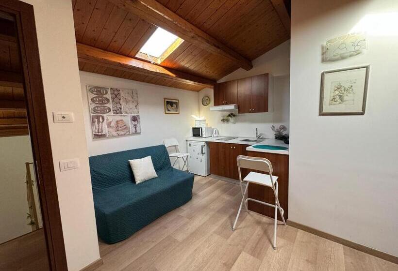 Studio Standard, Casetta Silù