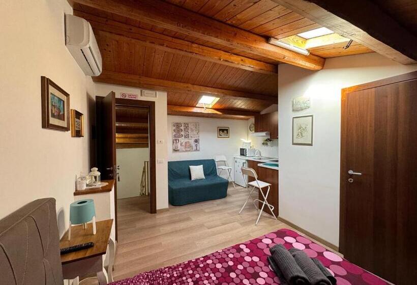 Studio Standard, Casetta Silù