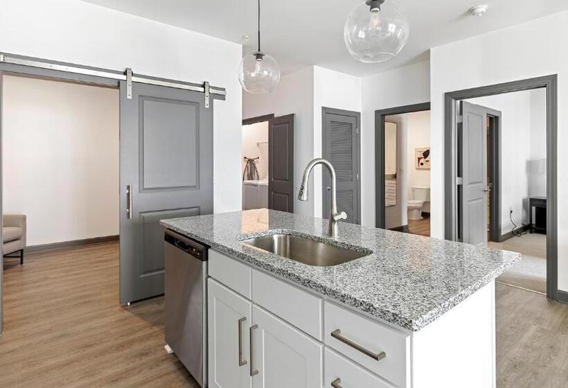 Апартаменты 1 Спальня, The Leo Apartments By Barsala