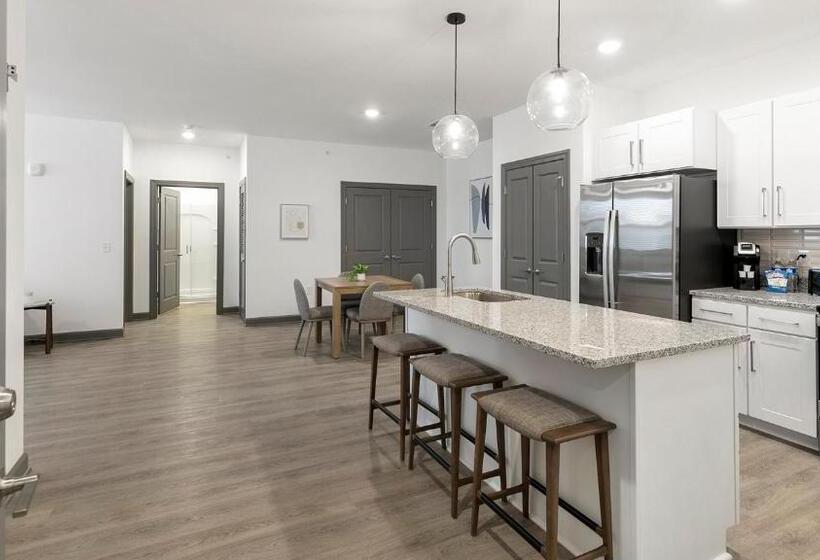 Апартаменты 2 Спальни, The Leo Apartments By Barsala