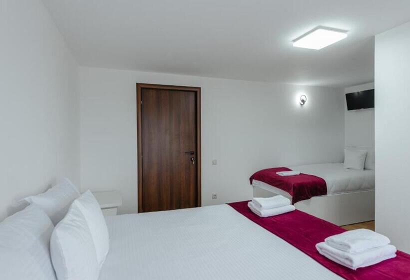 غرفة قياسية ثلاثية, Casa Perla Vlădesei