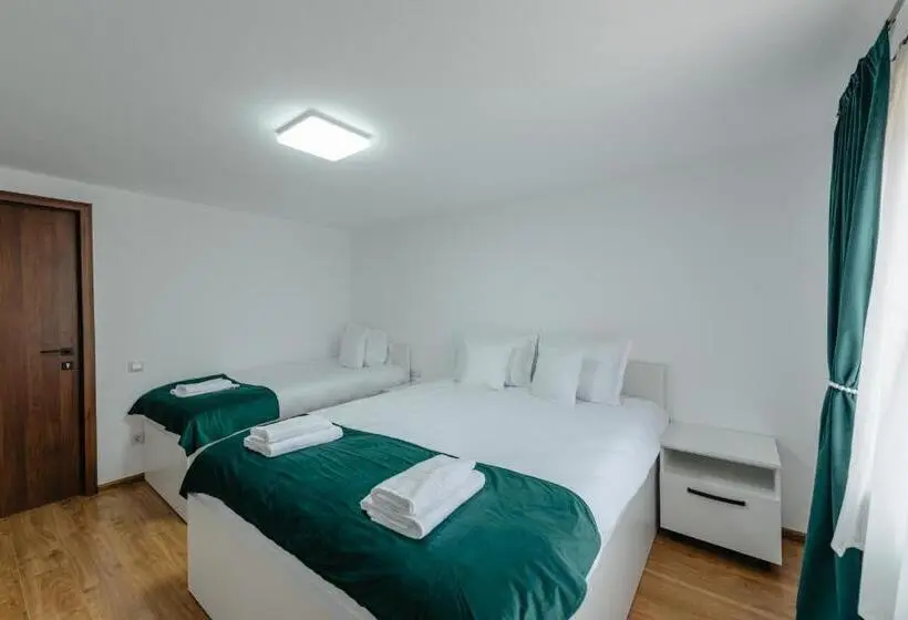 バスルーム共有のトリプルスタンダード, Casa Perla Vlădesei
