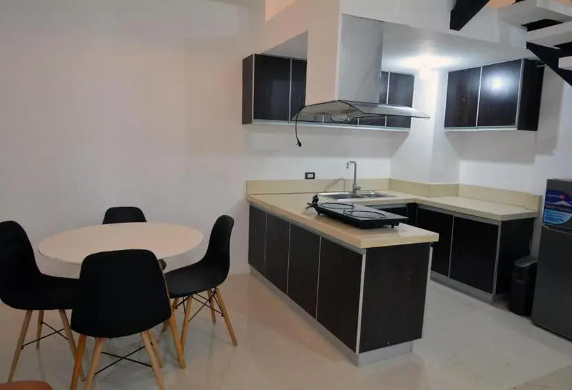 バルコニー付きスタンダードステューディオ, Balai Condominiums