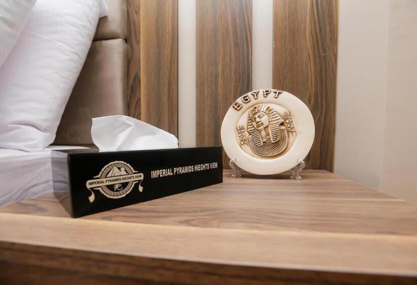 سوئیت جونیور با چشمانداز کوهستان, Imperial Pyramids Heights View