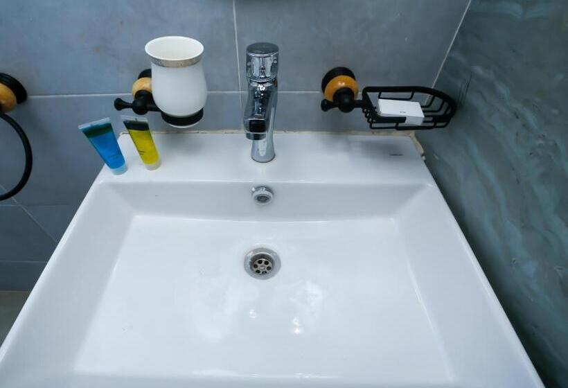 سوئیت جونیور با چشمانداز کوهستان, Imperial Pyramids Heights View