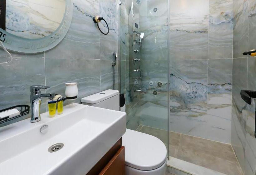 اتاق استاندارد چهار تخته, Imperial Pyramids Heights View