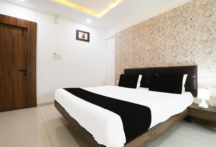 اتاق کلاسیک سه تخته, O Blossom