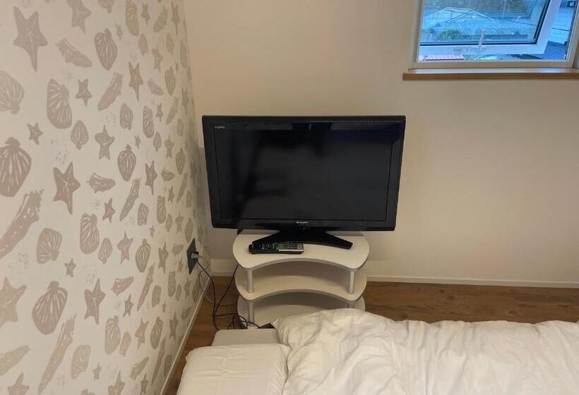 Family Room, オホーツクの海の幸が食べられる 漁師の家ゲストハウスohana