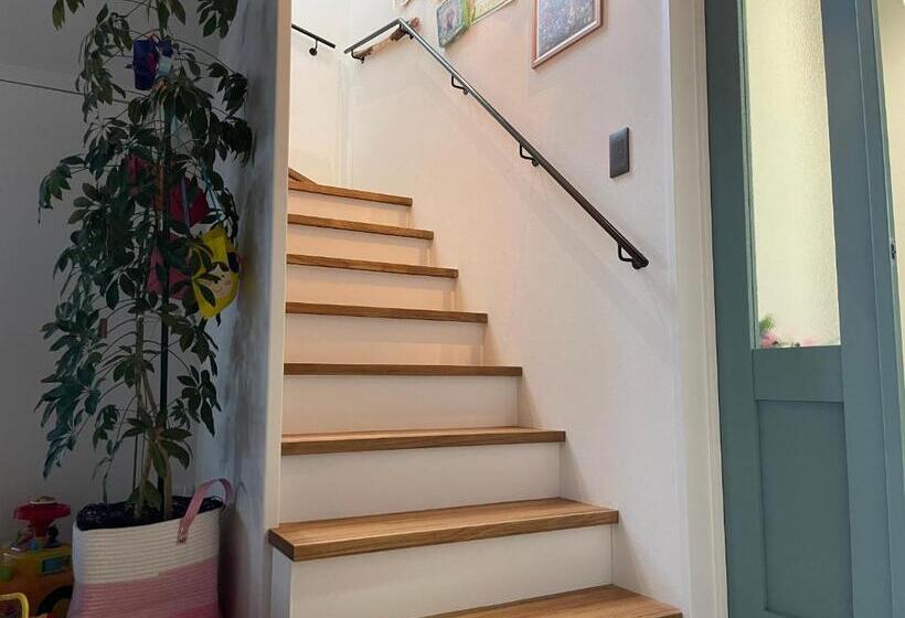 Family Room, オホーツクの海の幸が食べられる 漁師の家ゲストハウスohana