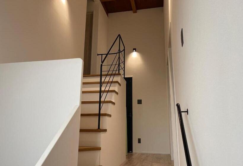 Family Room, オホーツクの海の幸が食べられる 漁師の家ゲストハウスohana