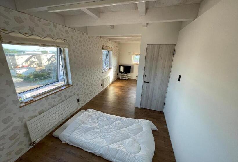 Family Room, オホーツクの海の幸が食べられる 漁師の家ゲストハウスohana