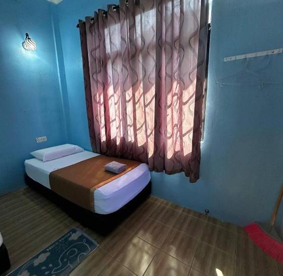 חדר סטנדרט לשלושה, Perhentian Village Inn
