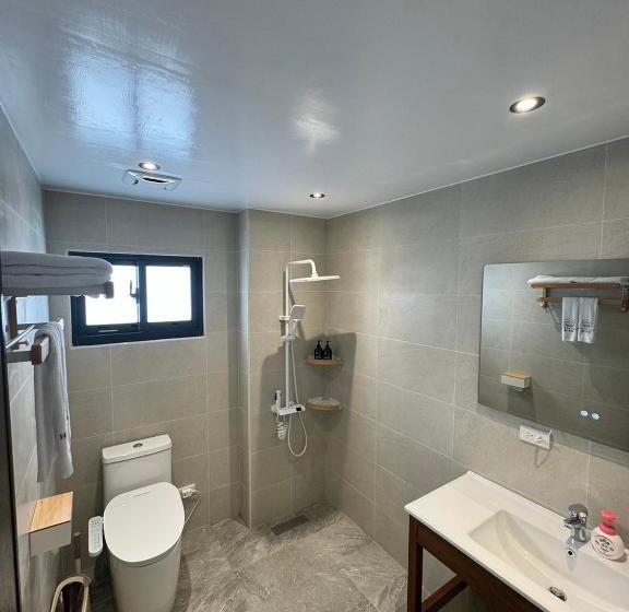 اتاق لوکس با بالکن و چشم‌انداز دریا, Tidal Stream Sea View B&b