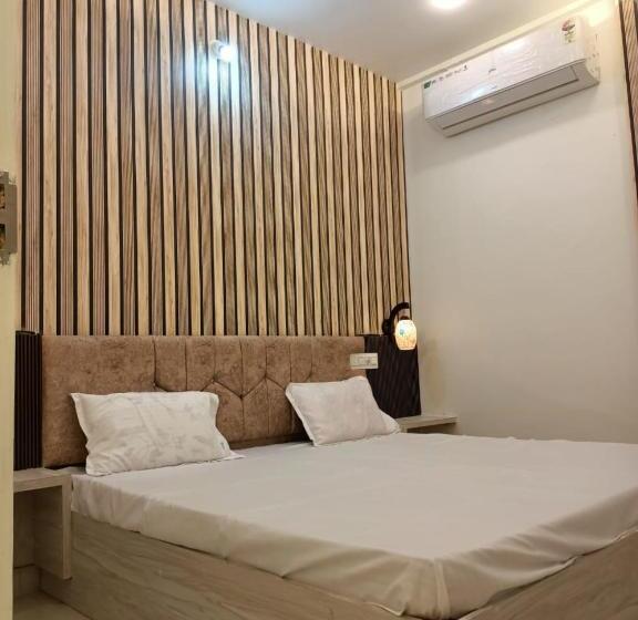 디럭스 룸, Goroomgo Kshipra Guest House Ujjain