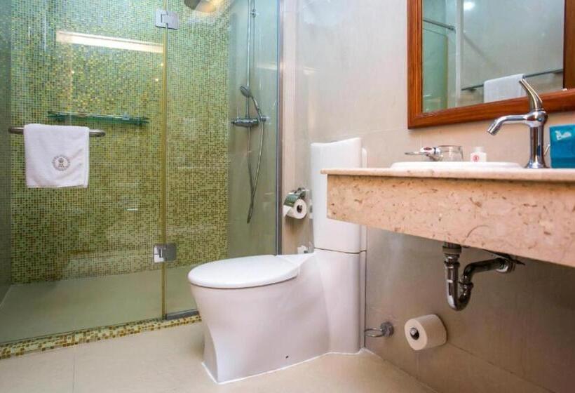 اتاق سوپریور, Lagos