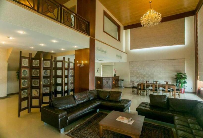 اتاق سوپریور, Lagos