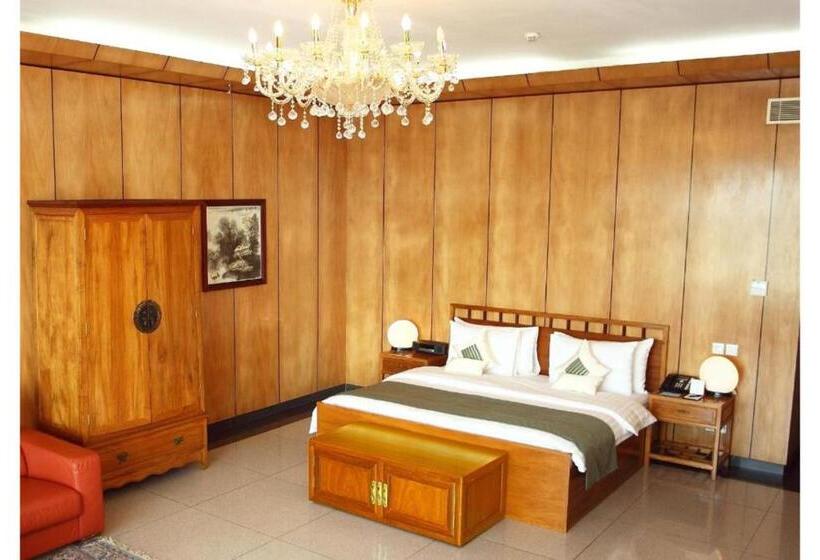 اتاق لوکس, Lagos