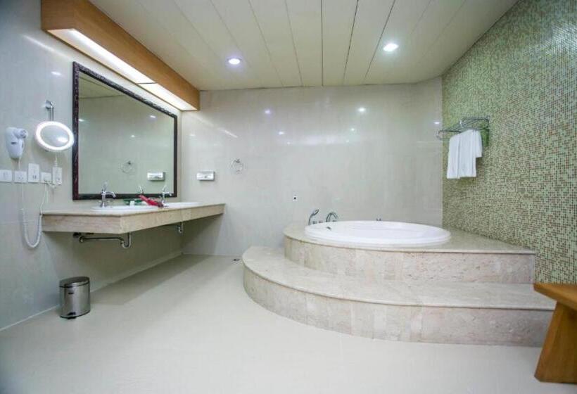 اتاق لوکس, Lagos