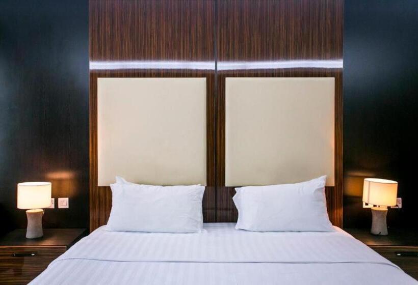 اتاق لوکس, Lagos