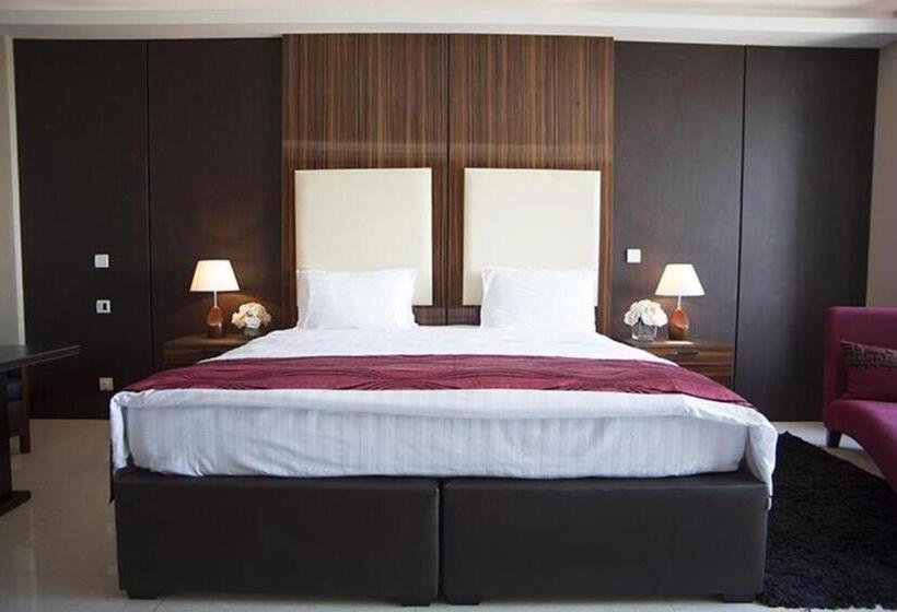 اتاق لوکس, Lagos