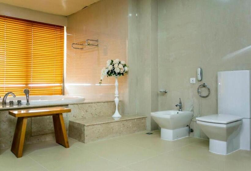 سوئیت پرزیدنت, Lagos