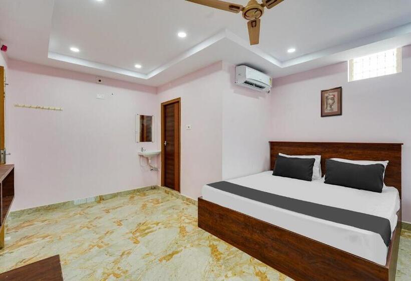 Трехместный Номер Классика, Fabhotel Chandu S Boutique   Nr Bus Stand