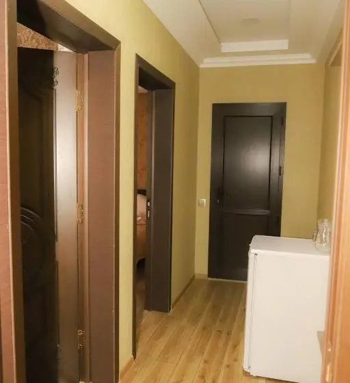 اتاق خانوادگی, Motel 444 Qusar