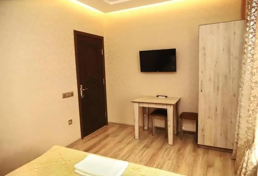 اتاق خانوادگی, Motel 444 Qusar