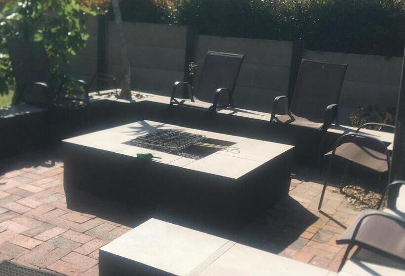 חדר סטנדרט חדר אמבטיה משותף, Derust Danabay Accomodation