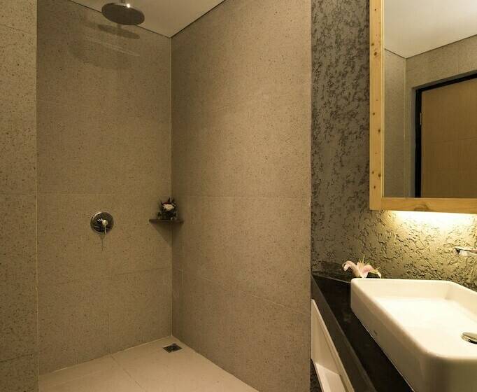 Номер Deluxe с Балконом, Ayaartta Hotel Malioboro