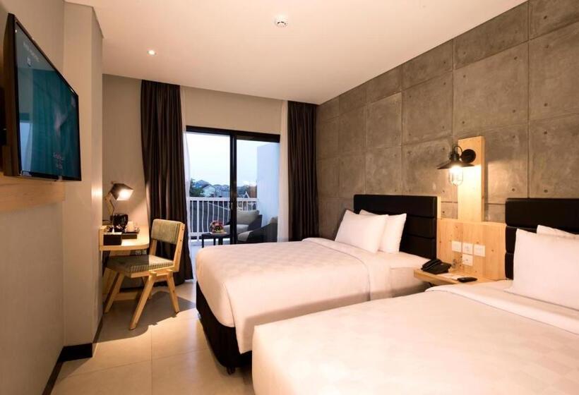 Номер Deluxe с Балконом, Ayaartta Hotel Malioboro