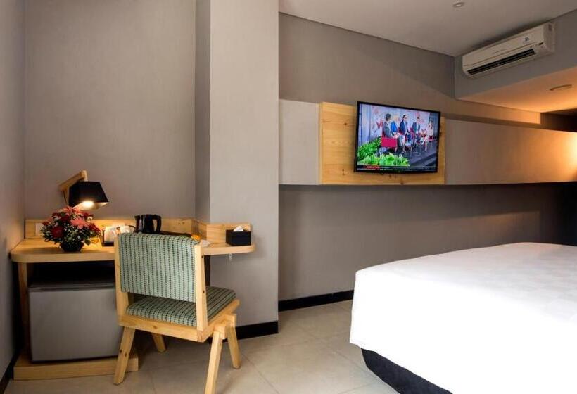 Номер Deluxe с Балконом, Ayaartta Hotel Malioboro