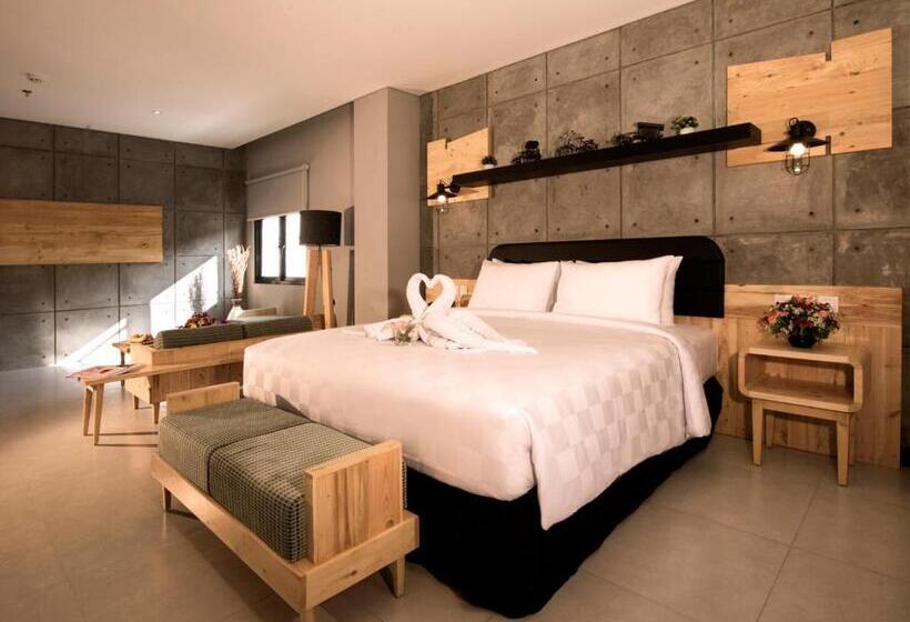 Полулюкс, Ayaartta Hotel Malioboro