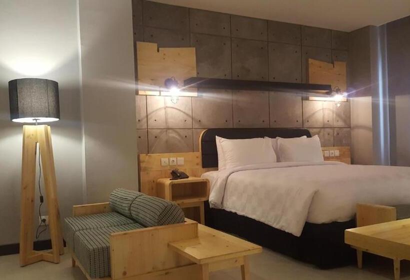 Полулюкс, Ayaartta Hotel Malioboro