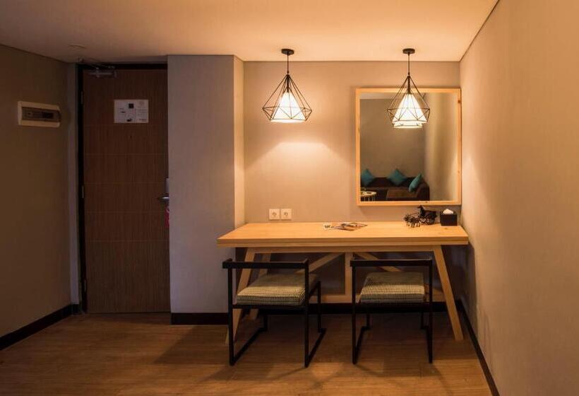 Люкс Премиум, Ayaartta Hotel Malioboro