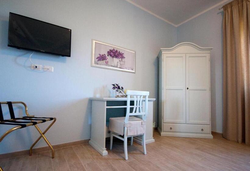 غرفة ديلوكس ثلاثية, B&b La Madonnina